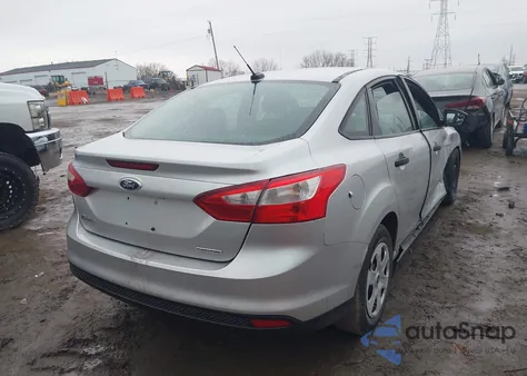 2014 Ford Focus S from USA, damaged, VIN 1FADP3E27EL453097
